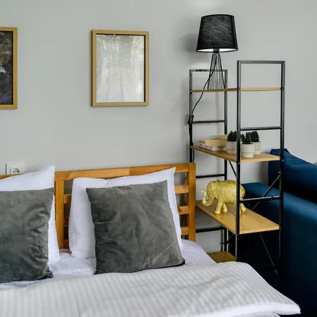 Rentplanet - Zdrowa Apartment *